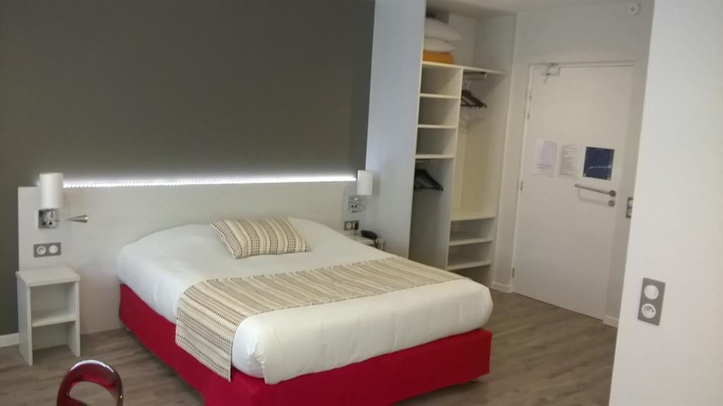 Château-Gontier Contact Hotel Du Cerf חדר תמונה