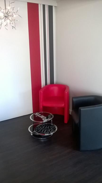 Château-Gontier Contact Hotel Du Cerf מראה חיצוני תמונה