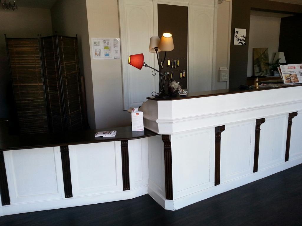 Château-Gontier Contact Hotel Du Cerf מראה חיצוני תמונה