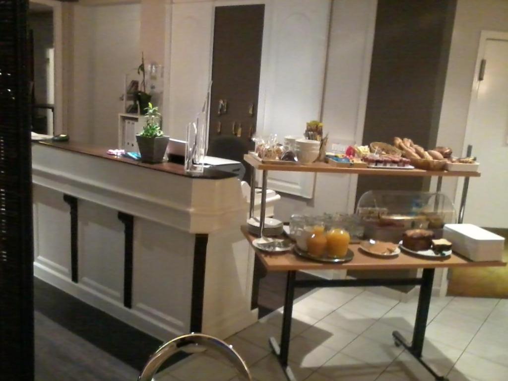 Château-Gontier Contact Hotel Du Cerf מראה חיצוני תמונה