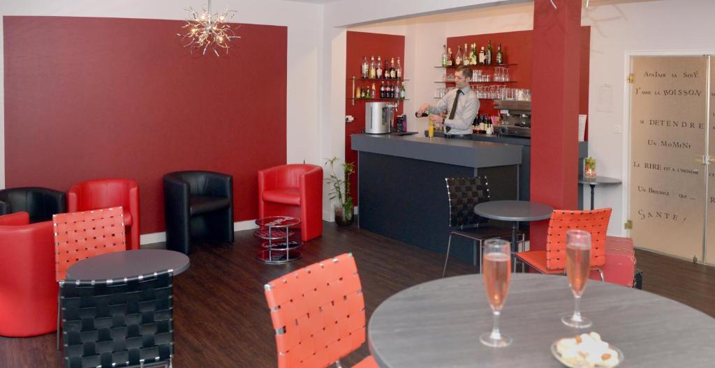 Château-Gontier Contact Hotel Du Cerf מראה חיצוני תמונה