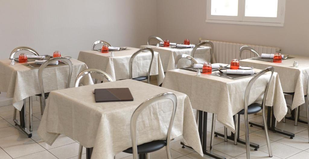 Château-Gontier Contact Hotel Du Cerf מראה חיצוני תמונה